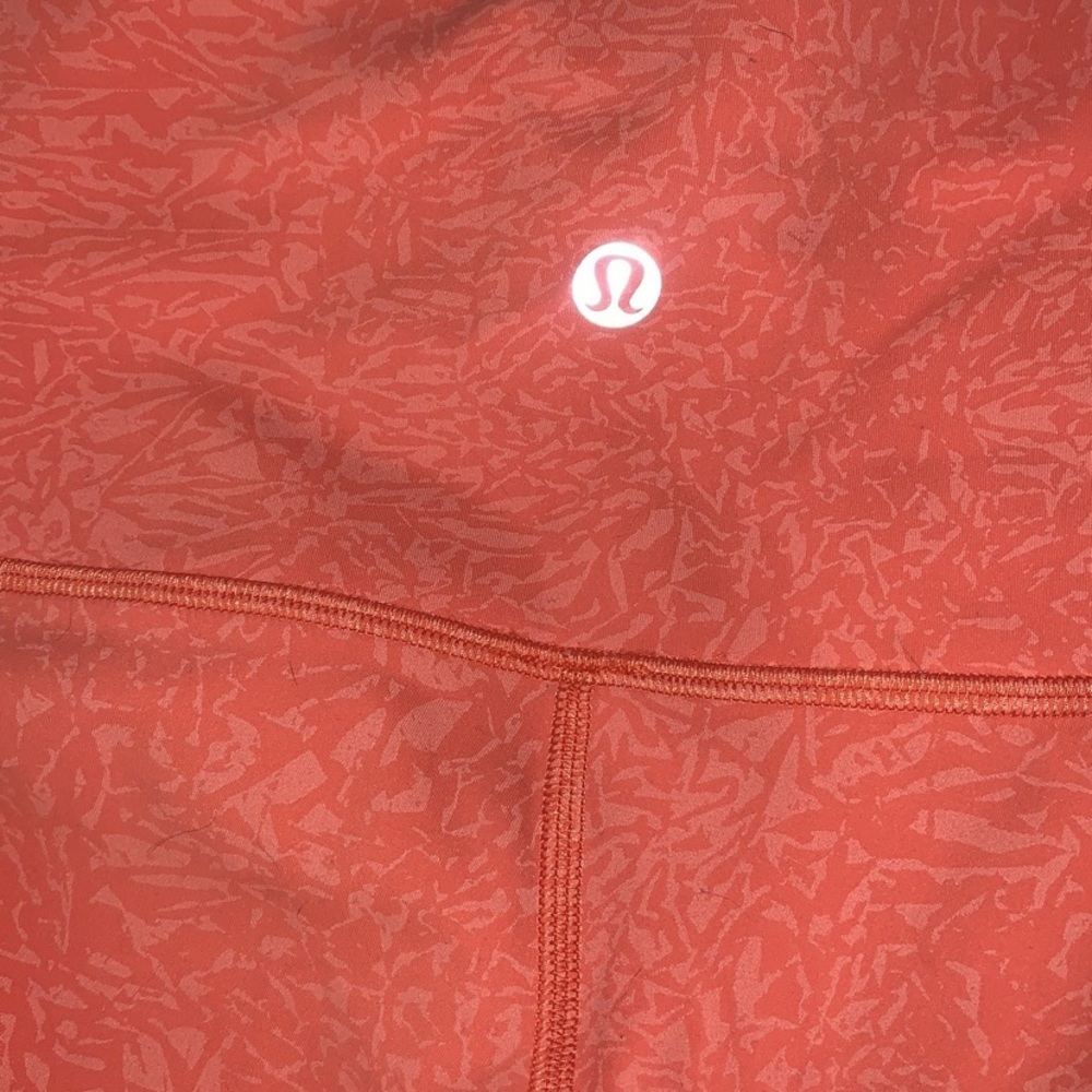 Lululemon shorts - Picture 4 of 9